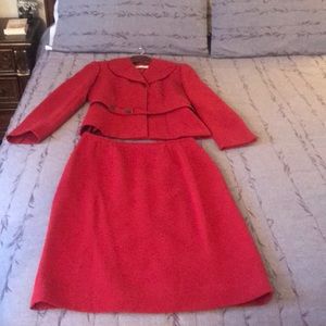 Tahari skirt suit